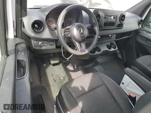 ✅ 2019 Mercedes-Benz Sprinter Cargo • VIN: WD3PF0CD8KT006426 • Lot: 57263295. Listed on Copart with 253,212 mi. Free auction sales archive from the USA and detailed vehicle history report at DreamBid. Image 8.