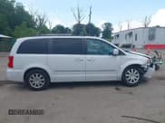 ✅ 2016 Chrysler Town & Country Touring • VIN: 2C4RC1BG4GR267575 • Лот: 42696899. Опубликован ранее на IAAI с пробегом 205 143 миль. Бесплатный доступ к архиву аукционных продаж из США и подробный отчёт об истории автомобиля на DreamBid. Изображение 13.