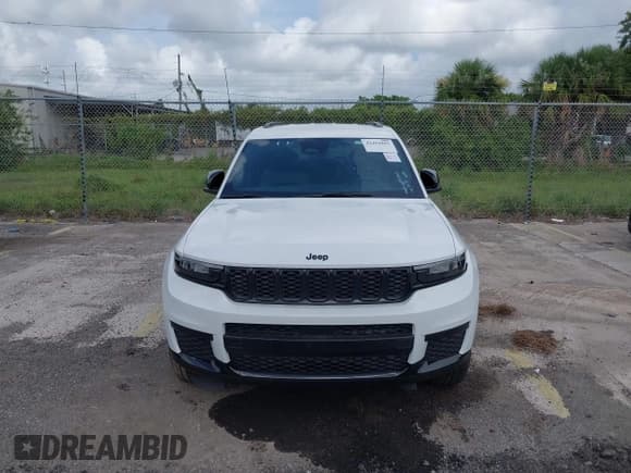 ✅ 2024 Jeep Grand Cherokee Laredo • VIN: 1C4RJKAG0R8535761 • Lot: 42492902. Listed on IAAI with 27,796 mi. Free auction sales archive from the USA and detailed vehicle history report at DreamBid. Image 6.