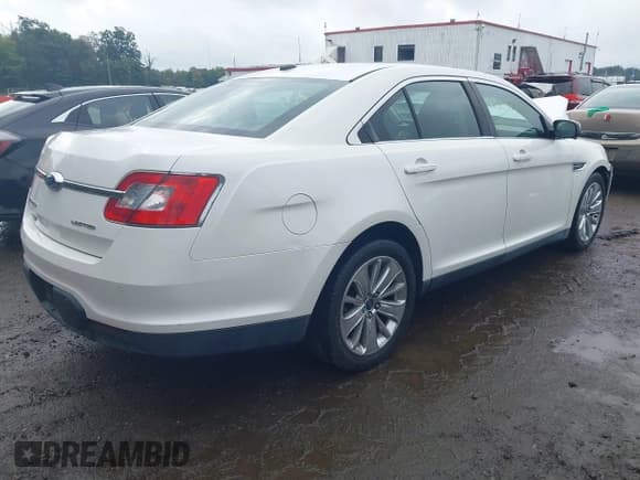 ✅ 2012 Ford Taurus Limited • VIN: 1FAHP2FW7CG133054 • Lot: 43287508. Listed on IAAI with 53,577 mi. Free auction sales archive from the USA and detailed vehicle history report at DreamBid. Image 4.