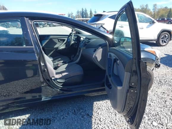 2014 Hyundai Elantra SE with VIN 5NPDH4AE8EH533381, listed as a IAAI auction lot 43311361 with 139,604 mi miles and . Bid and sale history available at DreamBid. Image 5.