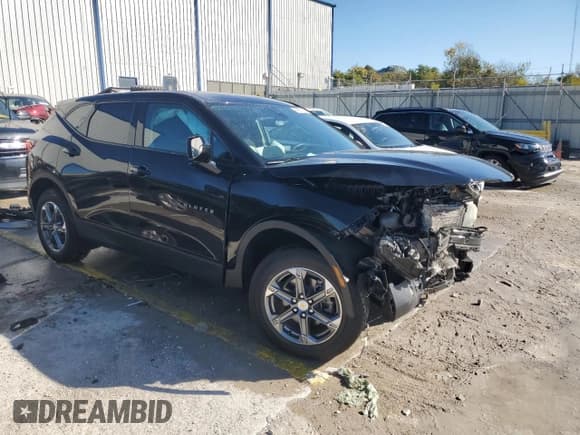 ✅ 2023 Chevrolet Blazer LT • VIN: 3GNKBHR42PS213971 • Lot: 86671555. Listed on Copart with 20,699 mi. Free auction sales archive from the USA and detailed vehicle history report at DreamBid. Image 4.