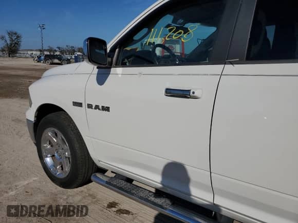 2009 Dodge 1500 SLT с VIN 1D3HB13T29S705318, выставлен на аукционе Copart как лот 77898654 с пробегом 111 208 миль миль и На запчасти • Non repairable. История ставок и продаж доступна на DreamBid. Изображение 12.