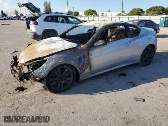 ✅ 2010 Hyundai Genesis Coupe • VIN: KMHHT6KD9AU030908 • Lot: 87366385. Wystawiony na Copart z przebiegiem Nie podano. Bezpłatny archiwum sprzedaży aukcyjnych z USA i szczegółowy raport historii pojazdu na DreamBid. Zdjęcie 1.