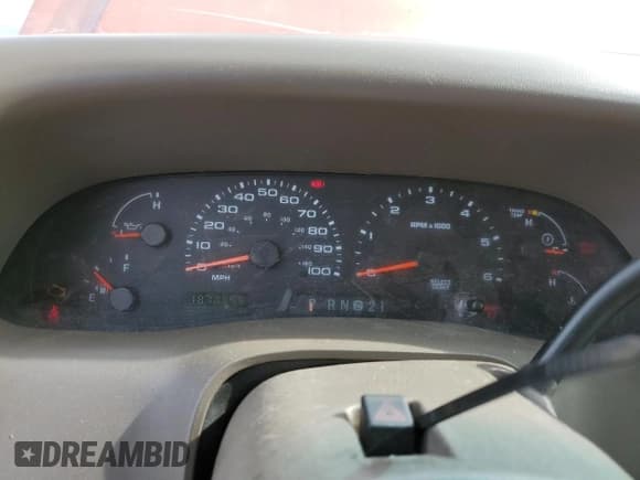 ✅ 2003 Ford F-250 XL • VIN: 1FTNW21S63EB77725 • Лот: 45708945. Опубликован ранее на Copart с пробегом 187 855 миль. Бесплатный доступ к архиву аукционных продаж из США и подробный отчёт об истории автомобиля на DreamBid. Изображение 9.