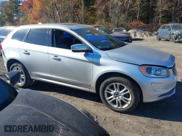 ✅ 2015 Volvo XC60 T5 • VIN: YV4612RK0F2686932 • Lot: 43502739. Listed on IAAI with 190,197 mi. Free auction sales archive from the USA and detailed vehicle history report at DreamBid. Image 13.