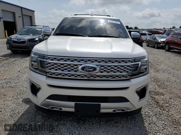 ✅ 2019 Ford Expedition Platinum • VIN: 1FMJU1MT0KEA17174 • Lot: 61472945. Wystawiony na Copart z przebiegiem 143 509 mil. Bezpłatny archiwum sprzedaży aukcyjnych z USA i szczegółowy raport historii pojazdu na DreamBid. Zdjęcie 5.