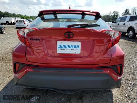 ✅ 2022 Toyota C-HR XLE • VIN: NMTKHMBX1NR143030 • Lot: 62584025. Wystawiony na Copart z przebiegiem 49 864 mil. Bezpłatny archiwum sprzedaży aukcyjnych z USA i szczegółowy raport historii pojazdu na DreamBid. Zdjęcie 6.