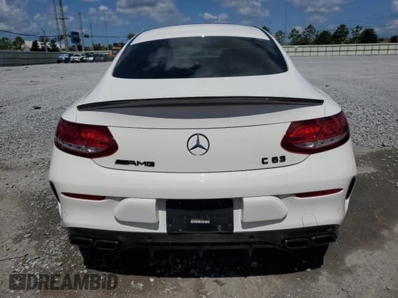 ✅ 2018 Mercedes-Benz C 63 AMG • VIN: WDDWJ8GB8JF671076 • Lot: 62117495. Wystawiony na Copart z przebiegiem 44 150 mil. Bezpłatny archiwum sprzedaży aukcyjnych z USA i szczegółowy raport historii pojazdu na DreamBid. Zdjęcie 6.