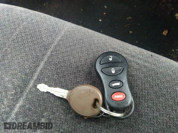 ✅ 2006 Chrysler Sebring • VIN: 1C3EL45R16N158519 • Lot: 41582408. Listed on IAAI with 79,970 mi. Free auction sales archive from the USA and detailed vehicle history report at DreamBid. Image 11.