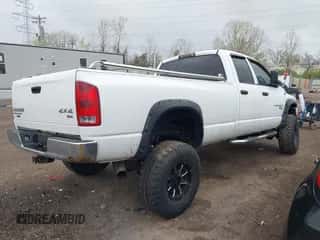 2004 Dodge 3500 ST z VIN 3D7LU38C64G117736, wystawiony jako IAAI lot #42058492 z przebiegiem 229 102 mil mil oraz . Historia ofert i sprzedaży dostępna na DreamBid. Obrazek 4.