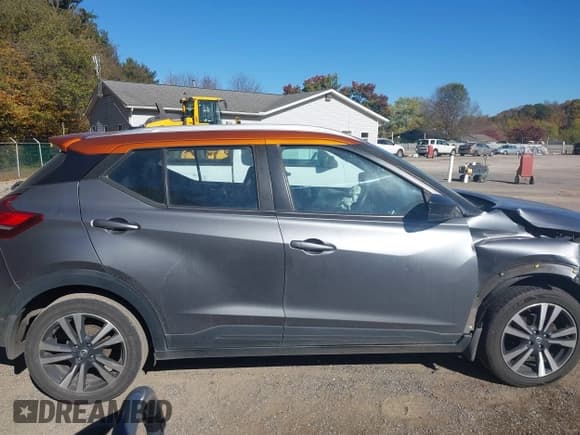 ✅ 2018 Nissan Kicks SR • VIN: 3N1CP5CUXJL525191 • Лот: 43560376. Опубликован ранее на IAAI с пробегом 152 789 миль. Бесплатный доступ к архиву аукционных продаж из США и подробный отчёт об истории автомобиля на DreamBid. Изображение 14.