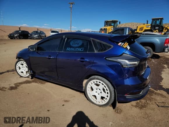 ✅ 2016 Ford Focus ST • VIN: 1FADP3L92GL203057 • Лот: 80523065. Опубликован ранее на Copart с пробегом 101 293 миль. Бесплатный доступ к архиву аукционных продаж из США и подробный отчёт об истории автомобиля на DreamBid. Изображение 2.