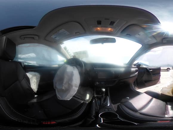 ✅ 2014 Toyota Corolla L • VIN: 5YFBURHE3EP072177 • Lot: 43179766. Wystawiony na IAAI z przebiegiem 114 789 mil. Bezpłatny archiwum sprzedaży aukcyjnych z USA i szczegółowy raport historii pojazdu na DreamBid. Zdjęcie 18.