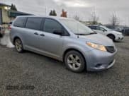 ✅ 2012 Toyota Sienna • VIN: 5TDZK3DC3CS214554 • Лот: 95109505. Опубликован ранее на Copart с пробегом 138 498 миль. Бесплатный доступ к архиву аукционных продаж из США и подробный отчёт об истории автомобиля на DreamBid. Изображение 4.