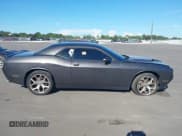 ✅ 2015 Dodge Challenger R/T Plus • VIN: 2C3CDZBTXFH740340 • Lot: 43302906. Wystawiony na IAAI z przebiegiem Nie podano. Bezpłatny archiwum sprzedaży aukcyjnych z USA i szczegółowy raport historii pojazdu na DreamBid. Zdjęcie 14.