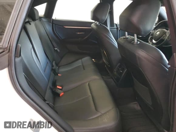 ✅ 2019 BMW 4 Series 430i xDrive • VIN: WBA4J3C53KBL09781 • Lot: 80882045. Wystawiony na Copart z przebiegiem 111 617 mil. Bezpłatny archiwum sprzedaży aukcyjnych z USA i szczegółowy raport historii pojazdu na DreamBid. Zdjęcie 10.