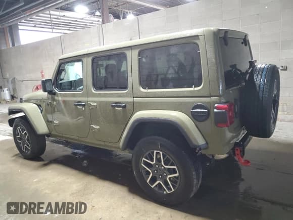 ✅ 2026 Jeep Wrangler Sahara • VIN: 1C4PJXEN3TW178074 • Lot: 93875965. Wystawiony na Copart z przebiegiem 597 mil. Bezpłatny archiwum sprzedaży aukcyjnych z USA i szczegółowy raport historii pojazdu na DreamBid. Zdjęcie 2.