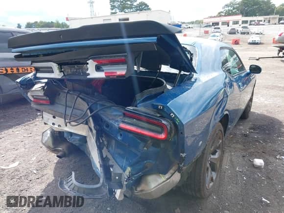 ✅ 2020 Dodge Challenger SXT • VIN: 2C3CDZAG3LH230718 • Lot: 43311780. Wystawiony na IAAI z przebiegiem 60 658 mil mil. Skorzystaj z bezpłatnego archiwum sprzedaży aukcyjnych z USA i zobacz szczegółowy raport historii pojazdu na DreamBid. Zdjęcie 4.