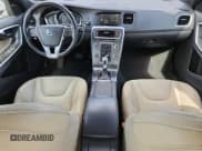 ✅ 2016 Volvo S60 T6 Drive-E • VIN: YV149MFK5G2400376 • Lot: 81316705. Wystawiony na Copart z przebiegiem 136 037 mil. Bezpłatny archiwum sprzedaży aukcyjnych z USA i szczegółowy raport historii pojazdu na DreamBid. Zdjęcie 8.