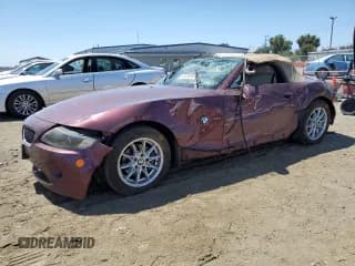 ✅ 2005 BMW Z4 2.5i • VIN: 4USBT33565LS53851 • Lot: 65380904. Wystawiony na Copart z przebiegiem 78 215 mil. Bezpłatny archiwum sprzedaży aukcyjnych z USA i szczegółowy raport historii pojazdu na DreamBid. Zdjęcie 1.