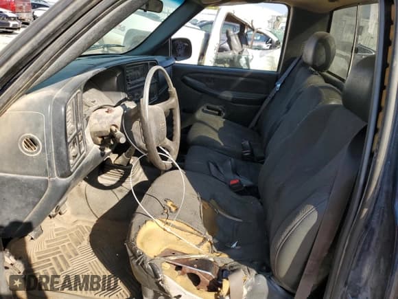 ✅ 2001 Chevrolet Silverado 1500 • VIN: 1GCEC14W81Z109983 • Лот: 71673404. Опубликован ранее на Copart с пробегом 215 285 миль. Бесплатный доступ к архиву аукционных продаж из США и подробный отчёт об истории автомобиля на DreamBid. Изображение 7.