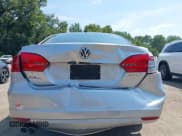 ✅ 2011 Volkswagen Jetta SE • VIN: 3VWDX7AJXBM388431 • Lot: 42995247. Wystawiony na IAAI z przebiegiem 77 525 mil. Bezpłatny archiwum sprzedaży aukcyjnych z USA i szczegółowy raport historii pojazdu na DreamBid. Zdjęcie 6.