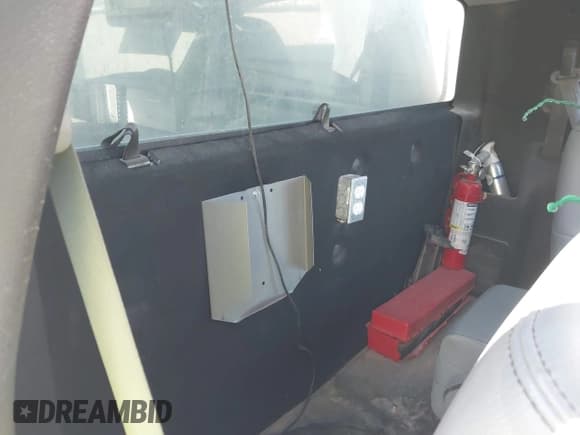 ✅ 2011 Ford F-150 XL • VIN: 1FTMF1CM8BKD62475 • Lot: 41882476. Wystawiony na IAAI z przebiegiem 149 095 mil. Bezpłatny archiwum sprzedaży aukcyjnych z USA i szczegółowy raport historii pojazdu na DreamBid. Zdjęcie 8.