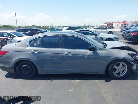 ✅ 2010 Honda Accord LX • VIN: 1HGCP2F32AA070330 • Lot: 42288861. Listed on IAAI with 132,762 mi. Free auction sales archive from the USA and detailed vehicle history report at DreamBid. Image 14.