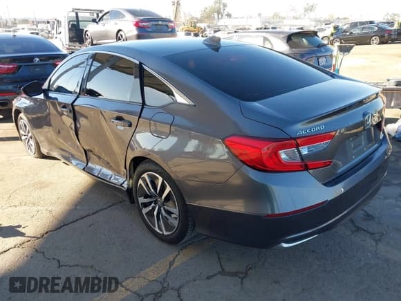 ✅ 2020 Honda Accord • VIN: 1HGCV3F10LA003304 • Lot: 43665405. Wystawiony na IAAI z przebiegiem 102 678 mil. Bezpłatny archiwum sprzedaży aukcyjnych z USA i szczegółowy raport historii pojazdu na DreamBid. Zdjęcie 3.