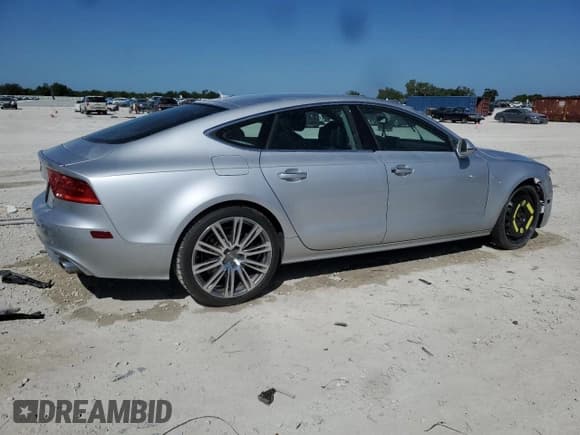 ✅ 2015 Audi A7 Premium Plus • VIN: WAUWMAFC4FN003319 • Lot: 49047495. Wystawiony na Copart z przebiegiem 78 948 mil. Bezpłatny archiwum sprzedaży aukcyjnych z USA i szczegółowy raport historii pojazdu na DreamBid. Zdjęcie 3.