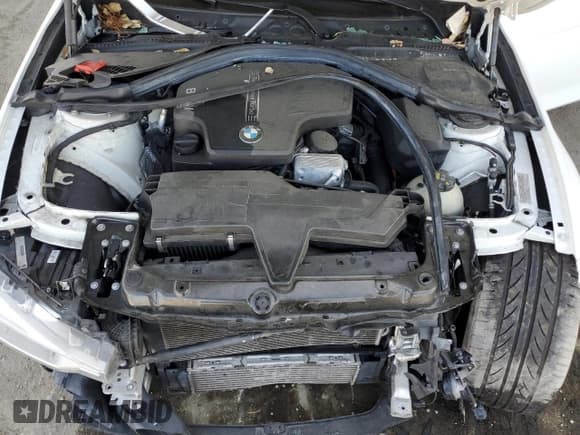 ✅ 2015 BMW 3 Series 328i • VIN: WBA3A5C59FP604092 • Lot: 83976445. Wystawiony na Copart z przebiegiem Nie podano. Bezpłatny archiwum sprzedaży aukcyjnych z USA i szczegółowy raport historii pojazdu na DreamBid. Zdjęcie 11.