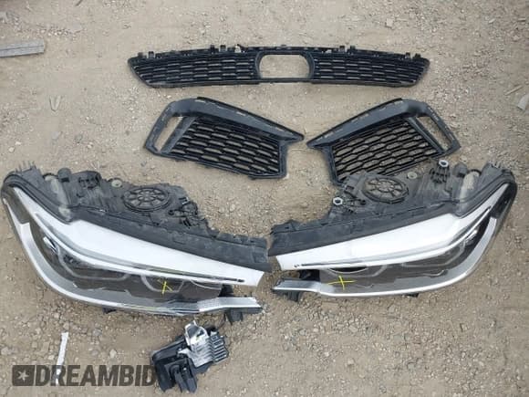 ✅ 2018 BMW 5 Series M550i xDrive • VIN: WBAJB9C55JB035694 • Lot: 42122730. Listed on IAAI with 61,561 mi. Free auction sales archive from the USA and detailed vehicle history report at DreamBid. Image 12.