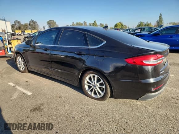 ✅ 2019 Ford Fusion SE • VIN: 3FA6P0HD9KR175112 • Лот: 82710135. Опубликован ранее на Copart с пробегом 90 822 миль. Бесплатный доступ к архиву аукционных продаж из США и подробный отчёт об истории автомобиля на DreamBid. Изображение 2.