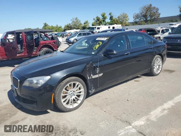 ✅ 2013 BMW 7 Series 750Li xDrive • VIN: WBAYF8C53DD141678 • Lot: 84033775. Wystawiony na Copart z przebiegiem 83 931 mil. Bezpłatny archiwum sprzedaży aukcyjnych z USA i szczegółowy raport historii pojazdu na DreamBid. Zdjęcie 1.