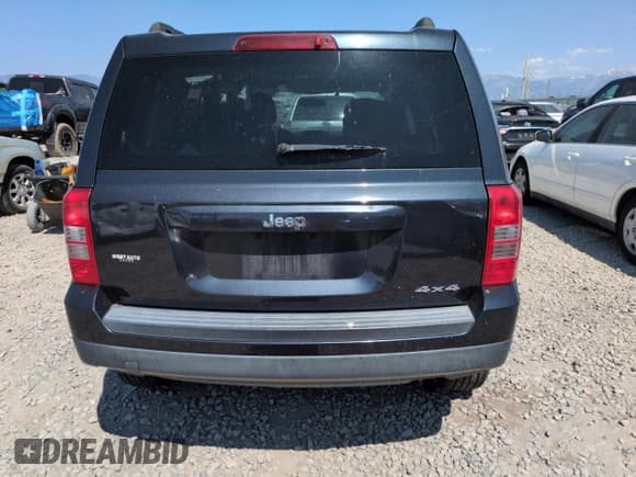 ✅ 2015 Jeep Patriot Sport • VIN: 1C4NJRBB2FD311890 • Lot: 60146005. Listed on Copart with 140,809 mi. Free auction sales archive from the USA and detailed vehicle history report at DreamBid. Image 6.