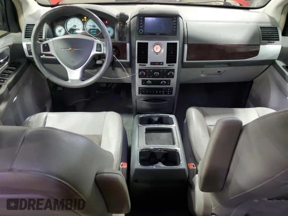 ✅ 2009 Chrysler Town & Country Touring • VIN: 2A8HR54119R679233 • Lot: 87095675. Wystawiony na Copart z przebiegiem 223 205 mil. Bezpłatny archiwum sprzedaży aukcyjnych z USA i szczegółowy raport historii pojazdu na DreamBid. Zdjęcie 8.