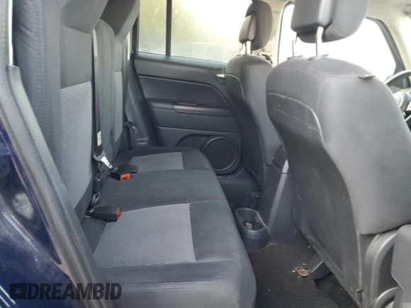 ✅ 2014 Jeep Patriot Sport • VIN: 1C4NJPAAXED608496 • Lot: 84402045. Wystawiony na Copart z przebiegiem 192 119 mil. Bezpłatny archiwum sprzedaży aukcyjnych z USA i szczegółowy raport historii pojazdu na DreamBid. Zdjęcie 11.