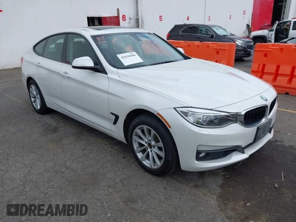 ✅ 2015 BMW 3 Series 328i Gran Turismo xDrive • VIN: WBA3X5C55FD561242 • Lot: 42620408. Wystawiony na IAAI z przebiegiem 68 593 mil. Bezpłatny archiwum sprzedaży aukcyjnych z USA i szczegółowy raport historii pojazdu na DreamBid. Zdjęcie 1.