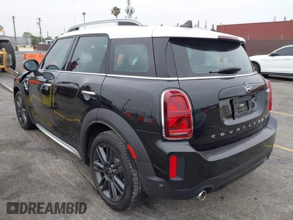 ✅ 2023 MINI Countryman Cooper S • VIN: WMZ53BR09P3P70685 • Lot: 42507178. Listed on IAAI with 24,865 mi. Free auction sales archive from the USA and detailed vehicle history report at DreamBid. Image 3.