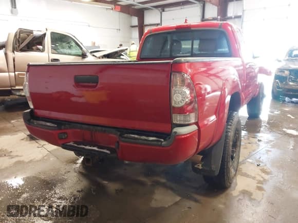 ✅ 2015 Toyota Tacoma • VIN: 5TFUU4EN0FX111701 • Лот: 41275615. Опубликован ранее на IAAI с пробегом 128 255 миль. Бесплатный доступ к архиву аукционных продаж из США и подробный отчёт об истории автомобиля на DreamBid. Изображение 4.