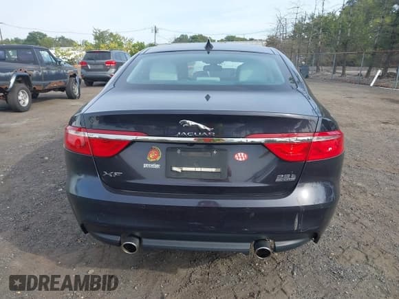 ✅ 2017 Jaguar XF 35t Prestige • VIN: SAJBK4BV9HCY34783 • Lot: 43323858. Wystawiony na IAAI z przebiegiem 65 961 mil. Bezpłatny archiwum sprzedaży aukcyjnych z USA i szczegółowy raport historii pojazdu na DreamBid. Zdjęcie 16.