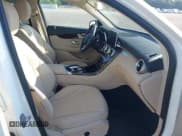 ✅ 2018 Mercedes-Benz GLC 300 • VIN: WDC0G4KB7JV033917 • Лот: 42657682. Опубликован ранее на IAAI с пробегом 42 623 миль. Бесплатный доступ к архиву аукционных продаж из США и подробный отчёт об истории автомобиля на DreamBid. Изображение 5.