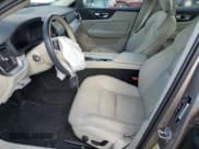 ✅ 2020 Volvo S60 Momentum • VIN: 7JR102FK1LG064926 • Lot: 42684723. Wystawiony na Copart z przebiegiem 29 109 mil. Bezpłatny archiwum sprzedaży aukcyjnych z USA i szczegółowy raport historii pojazdu na DreamBid. Zdjęcie 7.