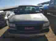 2002 GMC Sierra 1500 z VIN 1GTEC14W92Z280310, wystawiony jako Copart lot #74731204 z przebiegiem 241 075 mil mil oraz Szkoda całkowita • Salvage title. Historia ofert i sprzedaży dostępna na DreamBid. Obrazek 5.