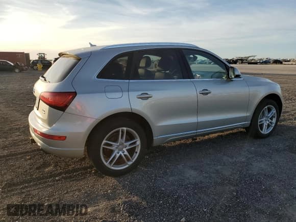 ✅ 2016 Audi Q5 Premium Plus • VIN: WA1L2AFP4GA019876 • Lot: 92634265. Wystawiony na Copart z przebiegiem 102 002 mil. Bezpłatny archiwum sprzedaży aukcyjnych z USA i szczegółowy raport historii pojazdu na DreamBid. Zdjęcie 3.