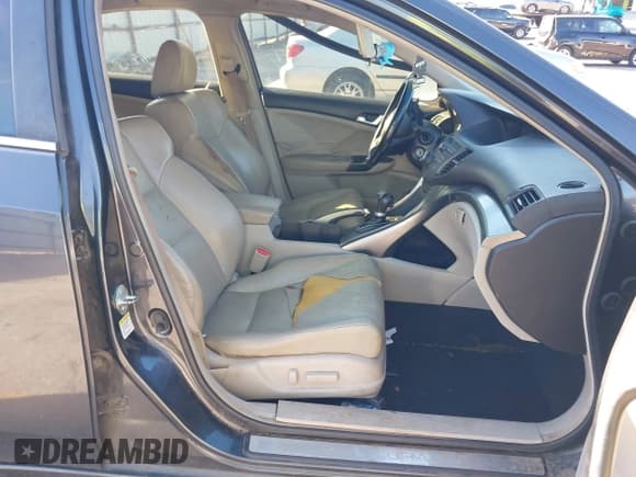 ✅ 2012 Acura TSX Technology • VIN: JH4CU2F68CC015078 • Lot: 43679396. Wystawiony na IAAI z przebiegiem 237 000 mil. Bezpłatny archiwum sprzedaży aukcyjnych z USA i szczegółowy raport historii pojazdu na DreamBid. Zdjęcie 5.