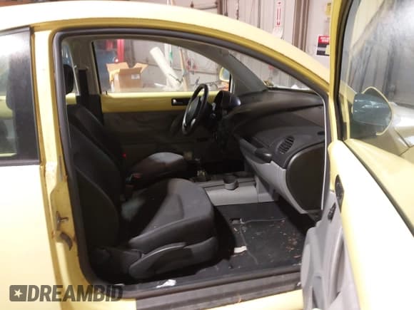 ✅ 1999 Volkswagen Beetle GLS • VIN: 3VWCA21C6XM417206 • Lot: 43913835. Listed on IAAI with Not provided. Free auction sales archive from the USA and detailed vehicle history report at DreamBid. Image 5.