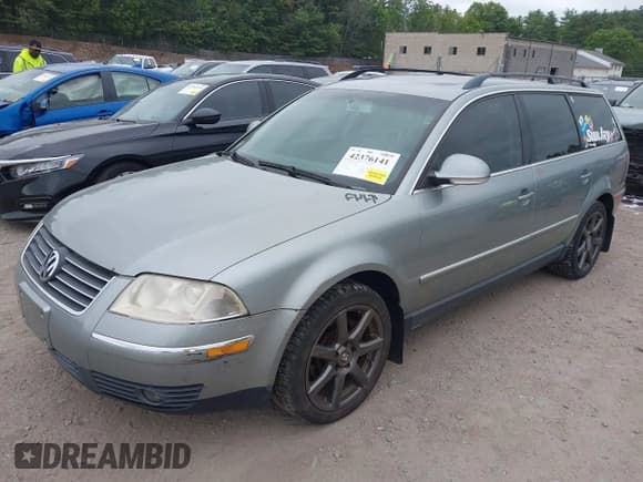 ✅ 2004 Volkswagen Passat GLS • VIN: WVWVD63BX4E290945 • Lot: 42376141. Listed on IAAI with 204,834 mi. Free auction sales archive from the USA and detailed vehicle history report at DreamBid. Image 17.