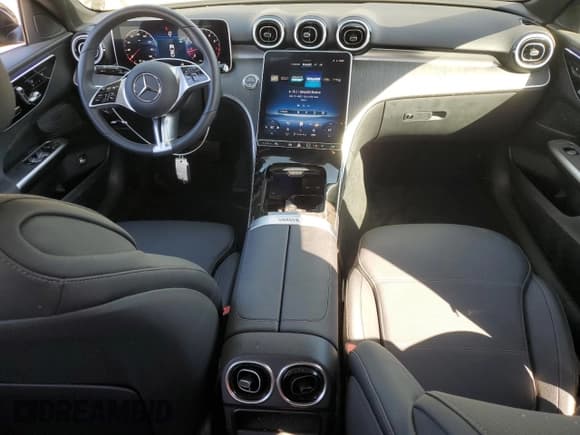 ✅ 2025 Mercedes-Benz C 300 • VIN: W1KAF4GB9SR255915 • Lot: 86113255. Wystawiony na Copart z przebiegiem 1 391 mil. Bezpłatny archiwum sprzedaży aukcyjnych z USA i szczegółowy raport historii pojazdu na DreamBid. Zdjęcie 8.